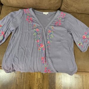 Umgee Bell Sleeve embroidered top 🎀